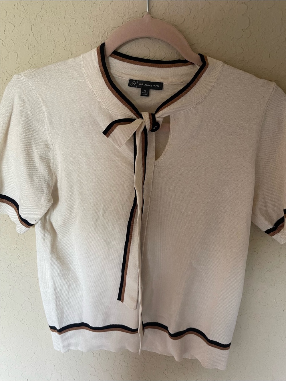 Adrianna Papell Cream Tie-Neck Short Sleeve Top with Black and Brown Trim